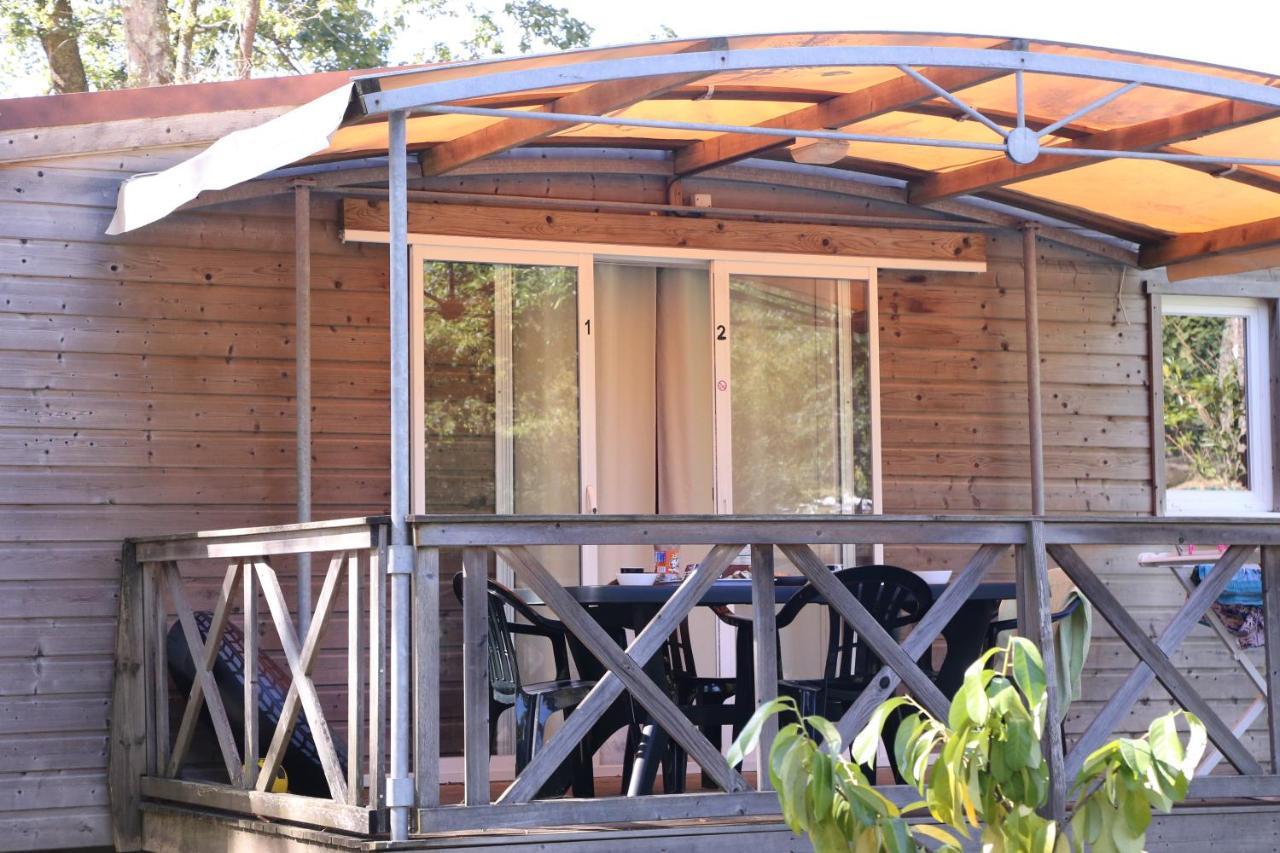 Camping Le Ruisseau Saint-André-de-Seignaux Exterior foto
